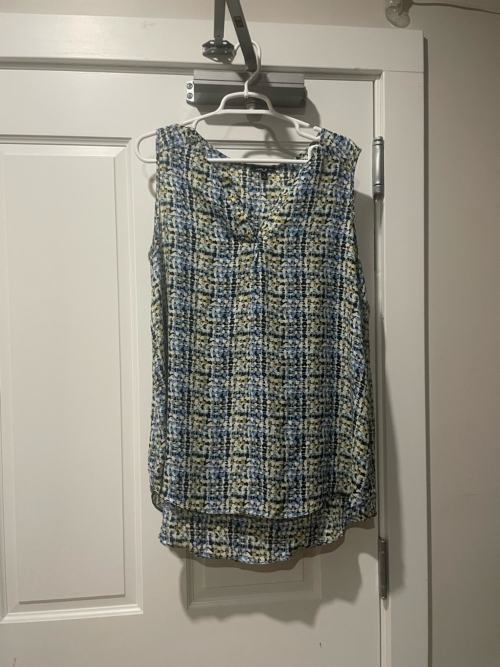 Sami & Jo Blue, Cream and Gray Printed Sleeveless Layered Shell Top size 1x